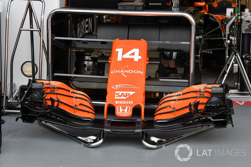 McLaren MCL32 nose and front wing