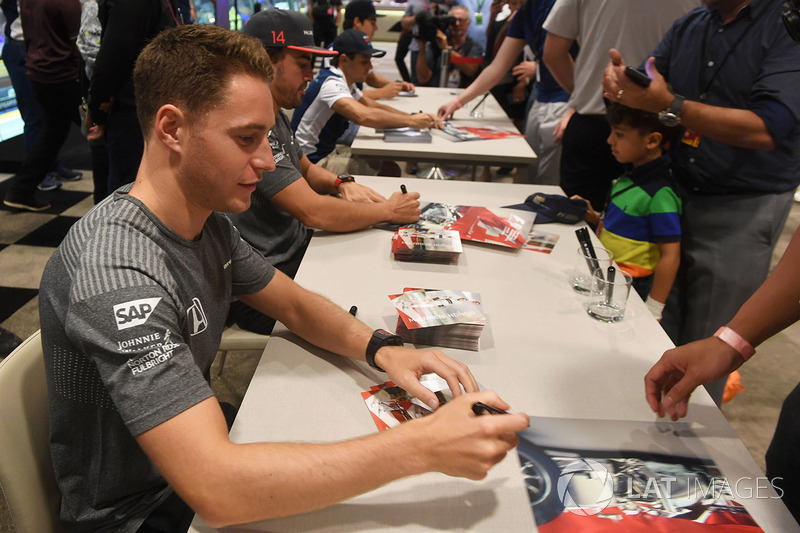 Fernando Alonso, McLaren and Stoffel Vandoorne, McLaren