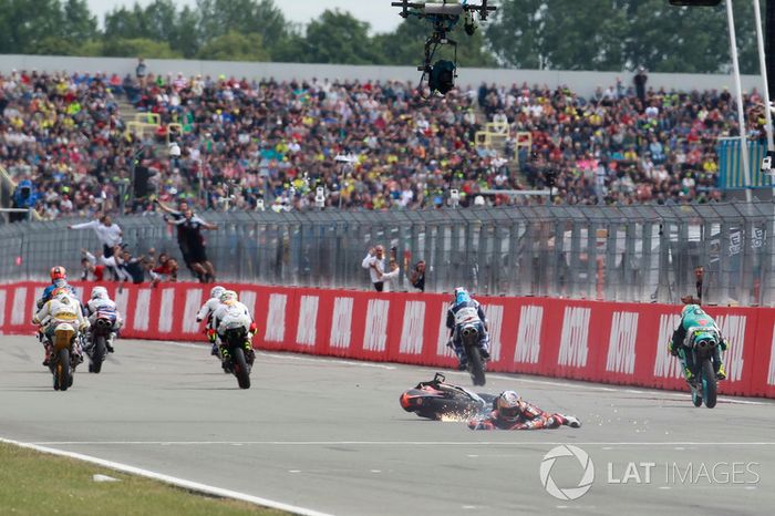 Bo Bendsneyder, Red Bull KTM Ajo pasa por la bandera a cuadros