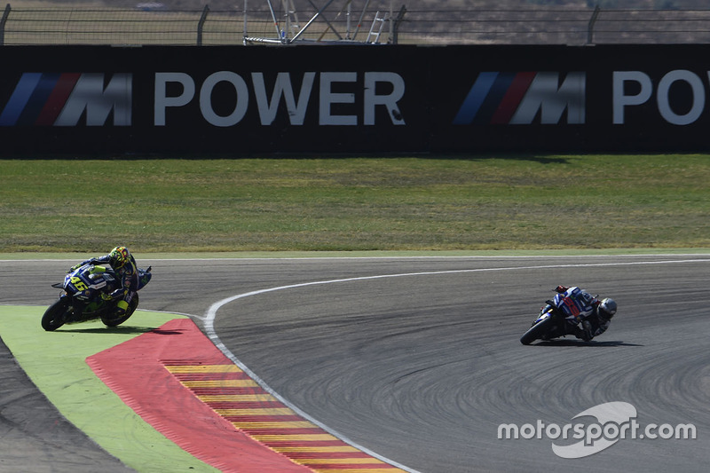 Yamaha-Duell um Platz 2 und Fehler von Rossi in der vorletzten Runde