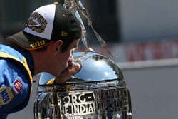 Ganador de la carrera Alexander Rossi, Herta - Andretti Autosport Honda
