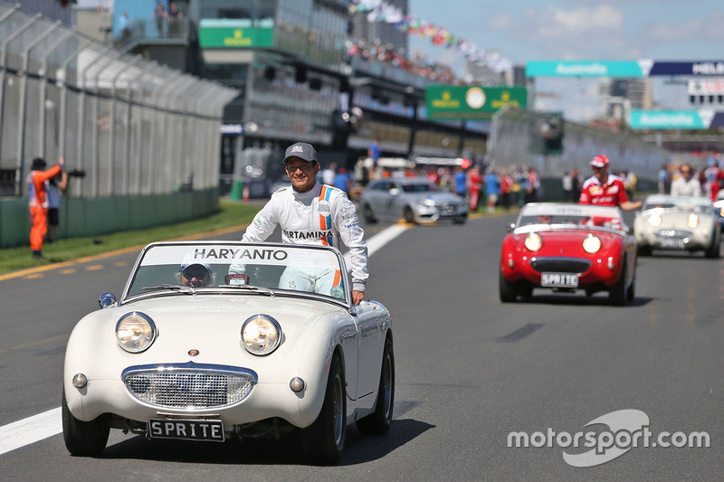 Rio Haryanto, Manor Racing on the drivers parade