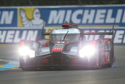 #8 Audi Sport Team Joest Audi R18: Lucas di Grassi, Loic Duval, Oliver Jarvis