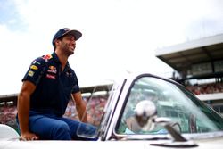 Daniel Ricciardo, Red Bull Racing, tijdens de rijdersparade