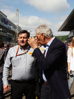 Paul Hembery, Pirelli Motorsport Director with Marco Tronchetti Provera, Pirelli Chairman on the gri