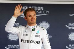 Le poleman Nico Rosberg, Mercedes AMG F1 Team