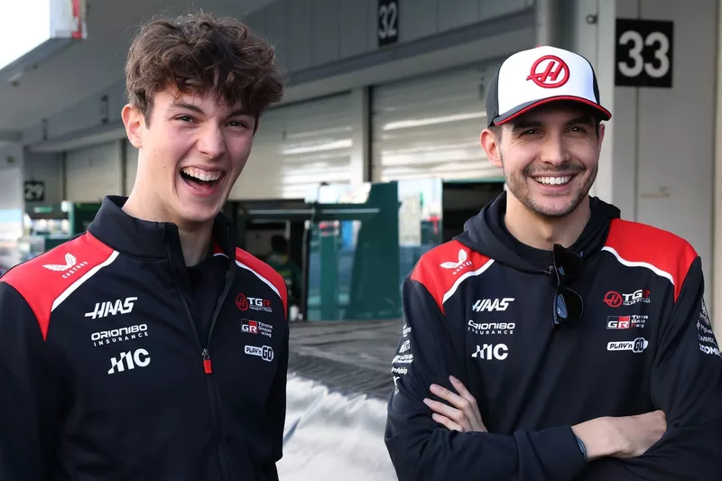 Esteban Ocon, equipo Haas F1, Oliver Bearman, equipo Haas F1