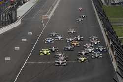 Will Power, Team Penske Chevrolet, Robert Wickens, Schmidt Peterson Motorsports Honda, Sébastien Bourdais, Dale Coyne Racing with Vasser-Sullivan Honda, James Hinchcliffe, Schmidt Peterson Motorsports Honda, Josef Newgarden, Team Penske Chevrolet, start, green flag