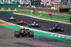 Max Verstappen, Red Bull Racing RB14, si fa da parte con problemi al cambio