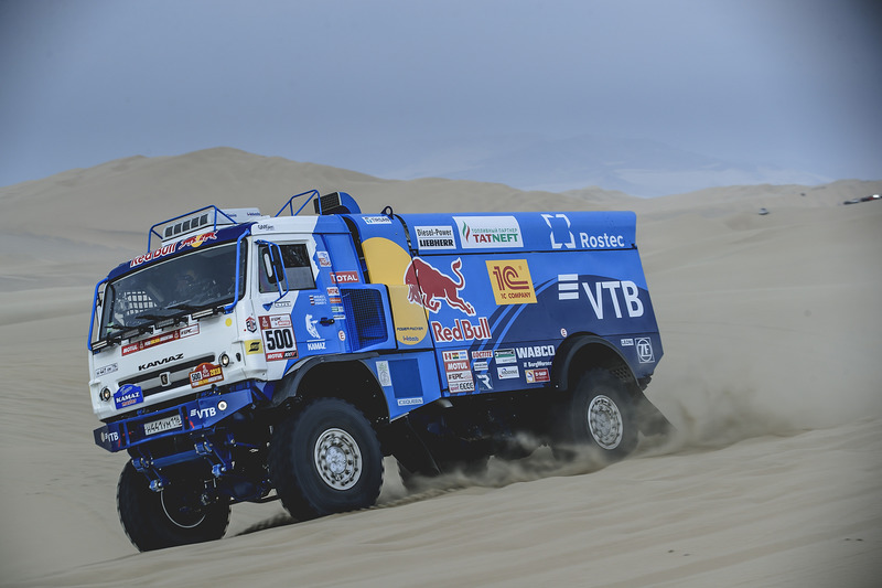 #500 Team Kamaz Master: Едуард Ніколаєв, Євген Яковлєв, Володимир Рибаков