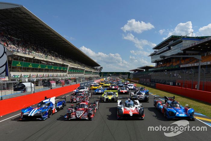 Foto oficial de grupo de coches