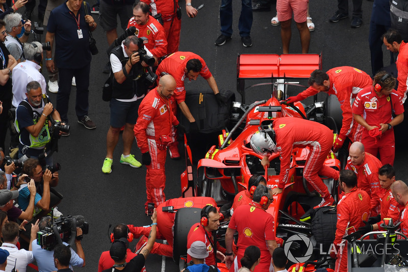 Sebastian Vettel, Ferrari SF71H, in griglia
