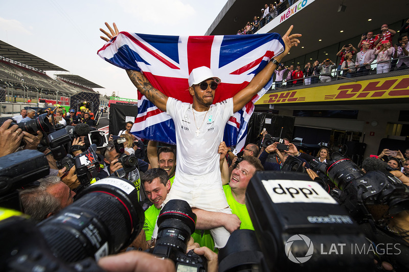 2017 World Champion Lewis Hamilton, Mercedes AMG F1