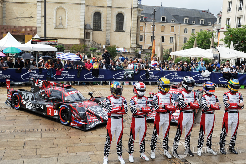 #3 Rebellion Racing Rebellion R-13: Матиас Беш, Густаво Менезес, Тома Лоран, #1 Rebellion Racing Rebellion R-13: Андре Лоттерер, Нил Джани, Бруно Сенна