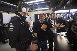 Toto Wolff, Direttore Esecutivo Mercedes AMG F1, Niki Lauda, Presidente Non-Esecutivo, Mercedes AMG