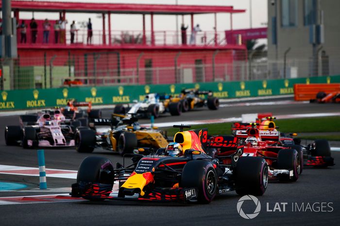 Daniel Ricciardo, Red Bull Racing RB13, Kimi Raikkonen, Ferrari SF70H, Max Verstappen, Red Bull Racing RB13, Nico Hulkenberg, Renault Sport F1 Team RS17
