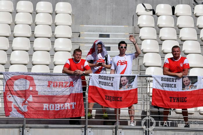 Robert Kubica, Williams fans and banners