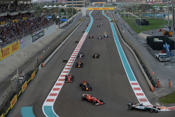 Lewis Hamilton, Mercedes-Benz F1 W08 leads Sebastian Vettel, Ferrari SF70H