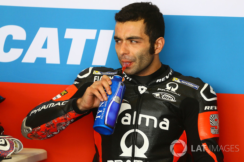 <img src="http://cdn-1.motorsport.com/static/custom/car-thumbs/MOTOGP_2018/NUMBERS/petrucci.png" width="50" />Danilo Petrucci (Alma Pramac Racing)
