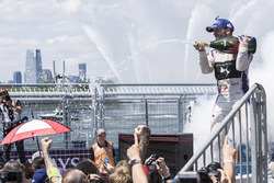 Podyum: Yarış galibi Sam Bird, DS Virgin Racing