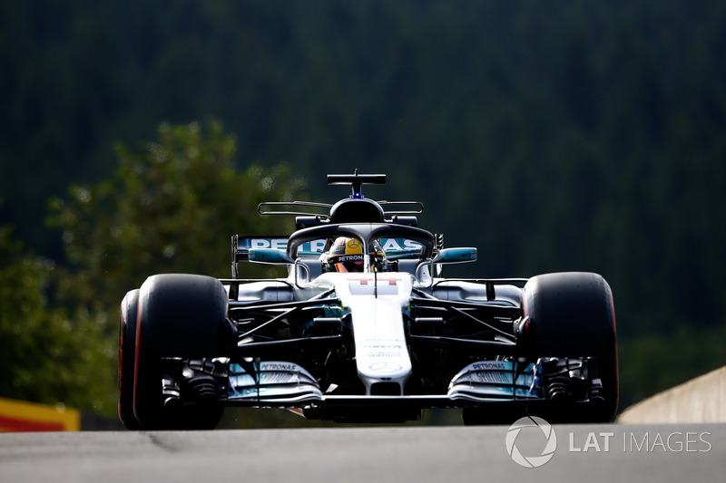 Lewis Hamilton, Mercedes AMG F1 W08, with halo