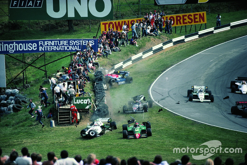 L'incidente di Eddie Cheever, Philippe Alliot, Stefan Johansson e Jo Gartner a Brands Hatch 1984