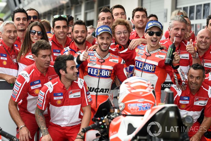 Andrea Dovizioso, Ducati Team, Jorge Lorenzo, Ducati Team y el equipo