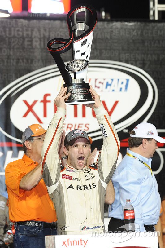 Ganador de la carrera y Campeón 2016 Daniel Suárez, Joe Gibbs Racing Toyota