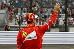 Sebastian Vettel, Ferrari, zwaait naar het publiek