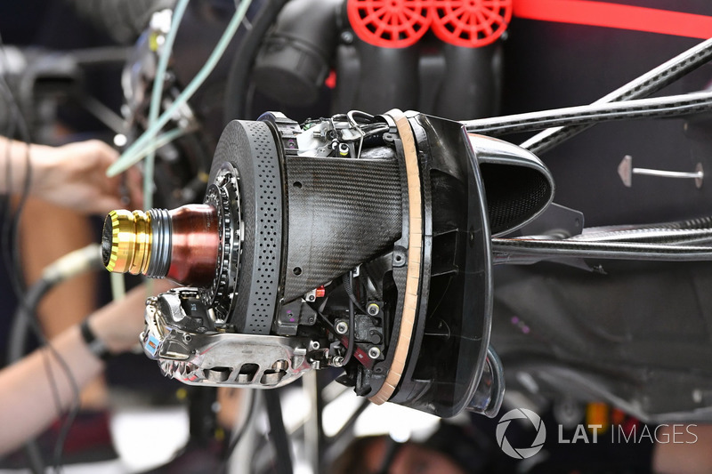 Red Bull Racing RB13, freno delantero y otros detalles del coche