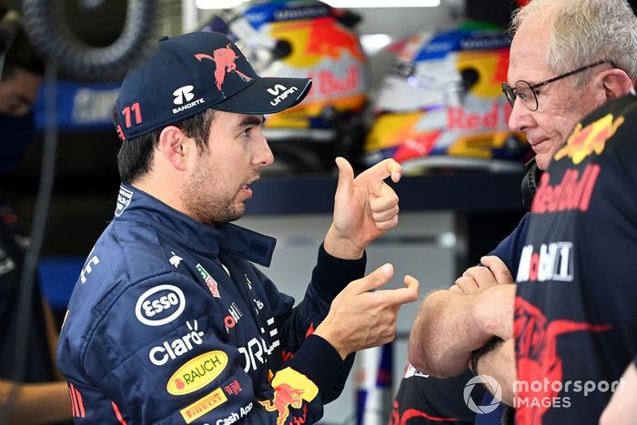 Sergio Perez, Red Bull Racing, with Helmut Marko, Consultant, Red Bull Racing

