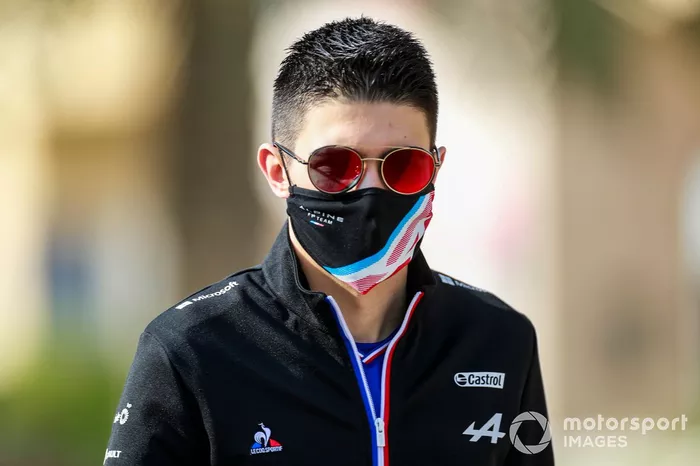 Esteban Ocon: 24 años y 6 meses (17 de septiembre de 1996)