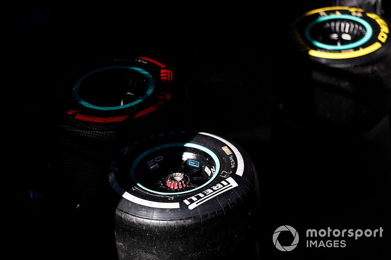 Des pneus Pirelli
