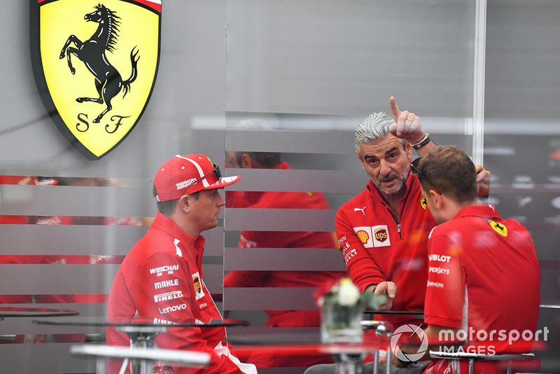 Руководитель Ferrari Маурицио Арривабене, гонщики команды Кими Райкконен и Себастьян Феттель