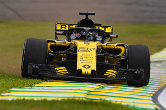 Nico Hulkenberg, Renault Sport F1 Team R.S. 18, va largo prima dell'incidente nelle FP2