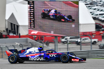 Pierre Gasly, Toro Rosso STR13 en piste et à l'écran