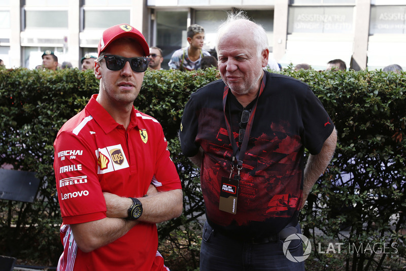 Гонщик Ferrari Себастьян Феттель и его отец Норберт Феттель