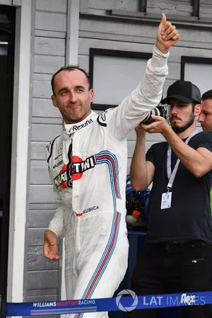 Robert Kubica, Williams, salue le public