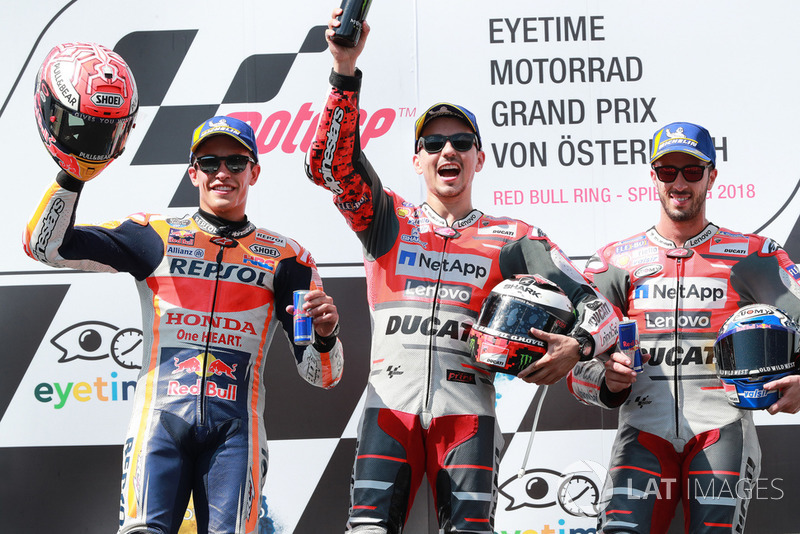 Podio: segundo, Marc Marquez, Repsol Honda Team, ganador, Jorge Lorenzo, Ducati Team, tercero, Andrea Dovizioso, Ducati Team