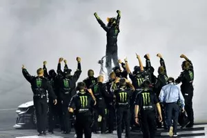 Race Winner Kurt Busch, Chip Ganassi Racing, Chevrolet Camaro Monster Energy