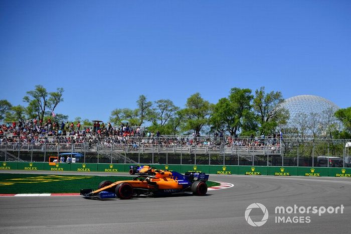 Lando Norris, McLaren MCL34, Carlos Sainz Jr., McLaren MCL34