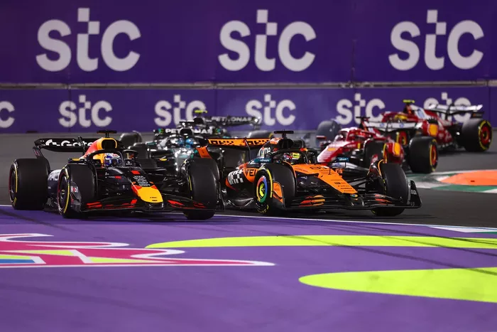 Max Verstappen, Red Bull Racing, Oscar Piastri, McLaren