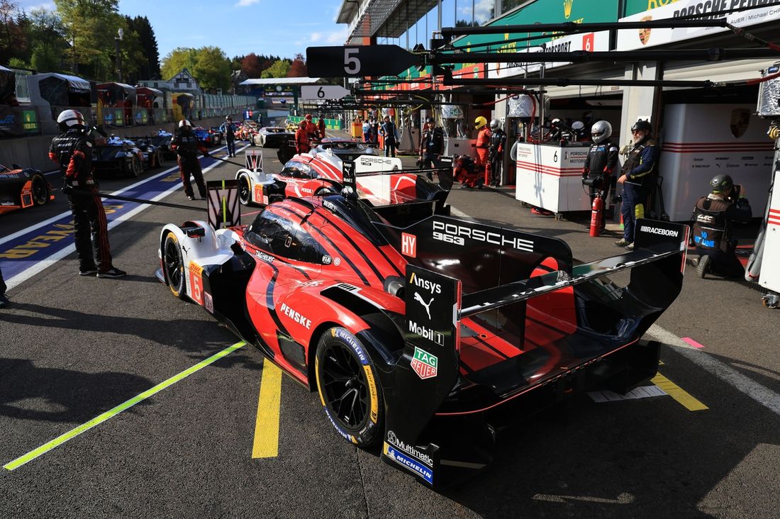 #5 Porsche Penske Motorsport Porsche 963: Julien Andlauer, Michael Christensen, Nico Müller
