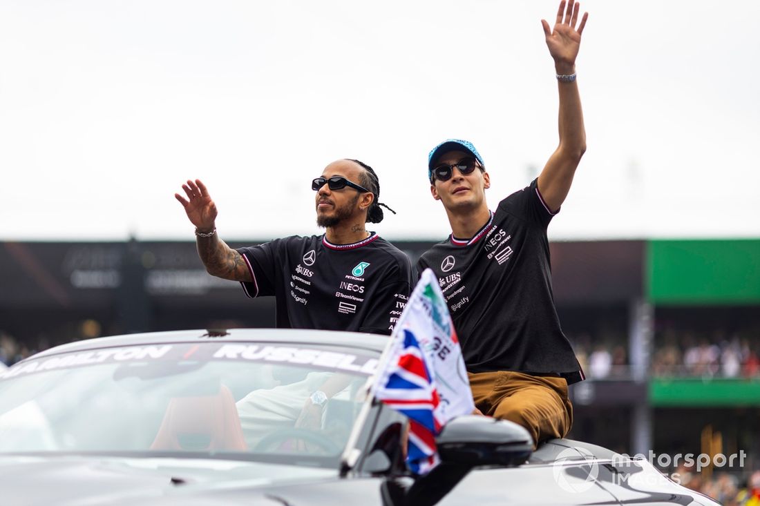 Lewis Hamilton, Mercedes-AMG F1 Team, George Russell, Mercedes-AMG F1 Team,