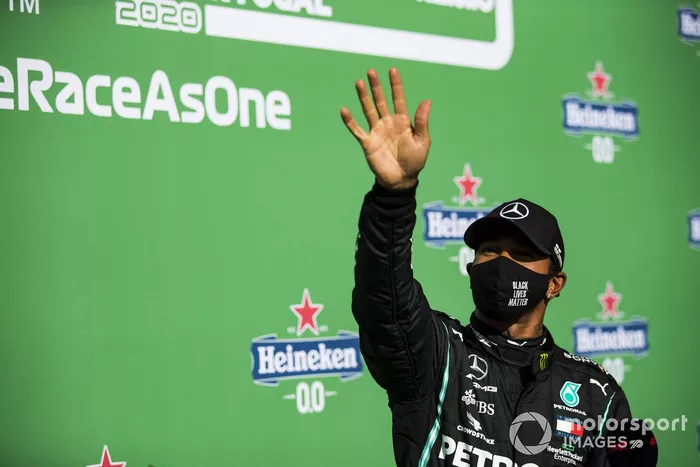 Ganador de la pole position Lewis Hamilton, Mercedes-AMG F1
