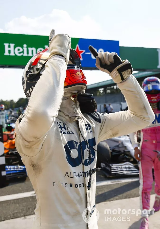 Ganador Pierre Gasly, AlphaTauri, celebra