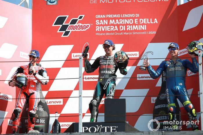 Podio: segundo lugar Francesco Bagnaia, Pramac Racing ganador Franco Morbidelli, Petronas Yamaha SRT y tercer lugar Joan Mir, Team Suzuki