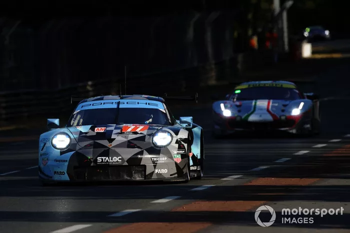 #77 Dempsey-Proton Racing Porsche 911 RSR: Christian Ried, Riccardo Pera, Matt Campbell 