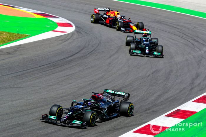 Lewis Hamilton, Mercedes W12, Valtteri Bottas, Mercedes W12, Max Verstappen, Red Bull Racing RB16B