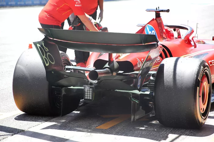 Ferrari SF-24 trasero
